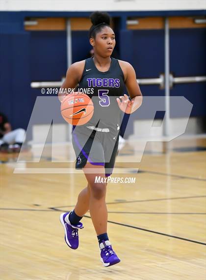 Thumbnail 3 in Riverdale Baptist vs. Millennium (Nike Tournament of Champions)  photogallery.