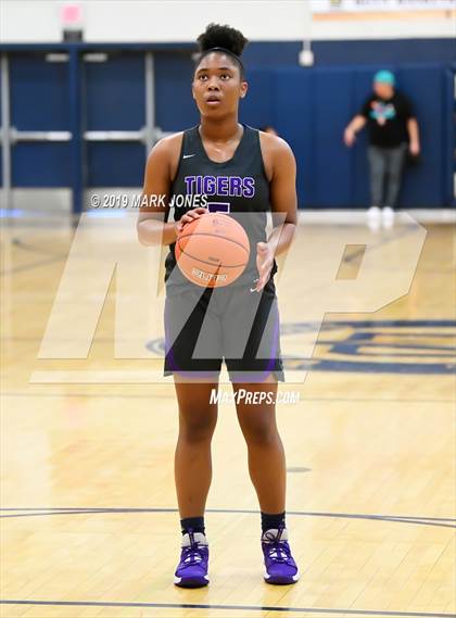 Thumbnail 3 in Riverdale Baptist vs. Millennium (Nike Tournament of Champions)  photogallery.