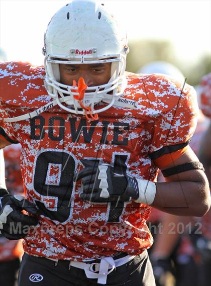 Thumbnail 3 in Bowie vs. DeSoto (UIL 5A Division 1 Regional Playoff) photogallery.