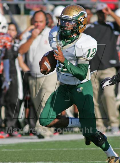 Thumbnail 2 in Bowie vs. DeSoto (UIL 5A Division 1 Regional Playoff) photogallery.