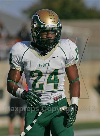 Thumbnail 3 in Bowie vs. DeSoto (UIL 5A Division 1 Regional Playoff) photogallery.