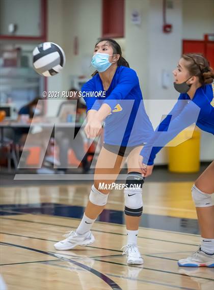Thumbnail 2 in El Camino vs. Grossmont (Scripps Ranch Tournamen) photogallery.