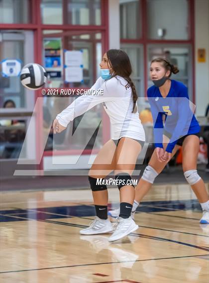 Thumbnail 2 in El Camino vs. Grossmont (Scripps Ranch Tournamen) photogallery.