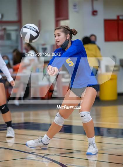 Thumbnail 3 in El Camino vs. Grossmont (Scripps Ranch Tournamen) photogallery.