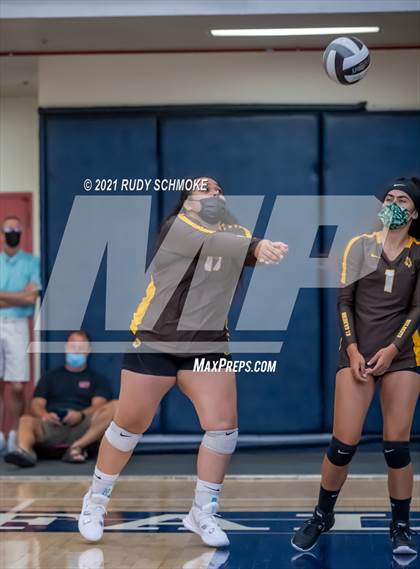 Thumbnail 3 in El Camino vs. Grossmont (Scripps Ranch Tournamen) photogallery.