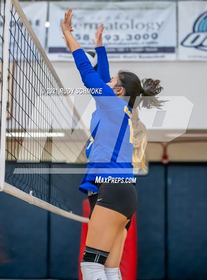 Thumbnail 3 in El Camino vs. Grossmont (Scripps Ranch Tournamen) photogallery.