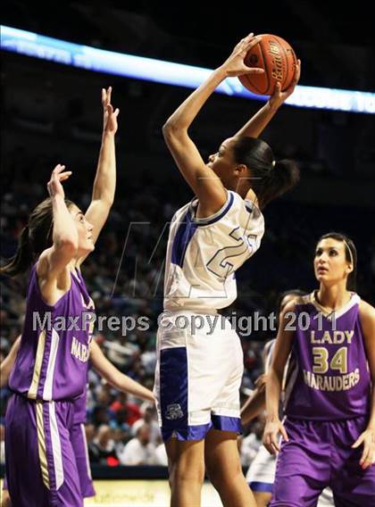 Thumbnail 3 in Steelton-Highspire vs. Bishop Guilfoyle (PIAA Class A Championship) photogallery.
