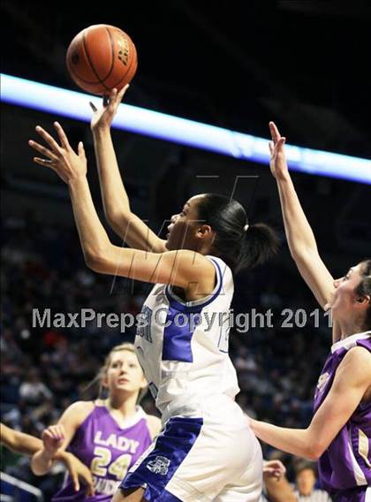 Thumbnail 3 in Steelton-Highspire vs. Bishop Guilfoyle (PIAA Class A Championship) photogallery.