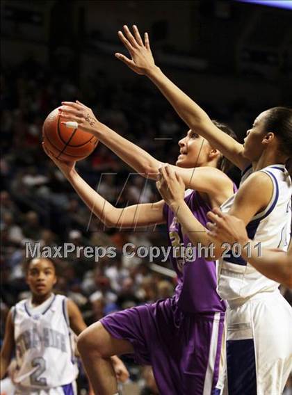 Thumbnail 3 in Steelton-Highspire vs. Bishop Guilfoyle (PIAA Class A Championship) photogallery.
