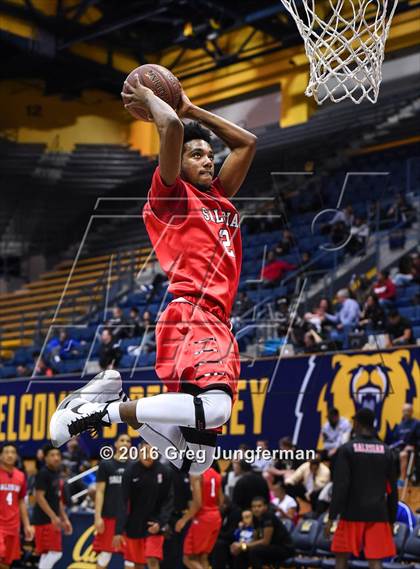 Thumbnail 2 in Salesian College Preparatory vs. Sacred Heart Cathedral Preparatory (MaxPreps MLK Classic) photogallery.