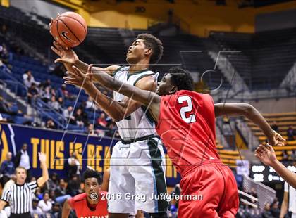 Thumbnail 3 in Salesian College Preparatory vs. Sacred Heart Cathedral Preparatory (MaxPreps MLK Classic) photogallery.