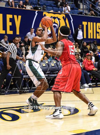 Thumbnail 1 in Salesian College Preparatory vs. Sacred Heart Cathedral Preparatory (MaxPreps MLK Classic) photogallery.