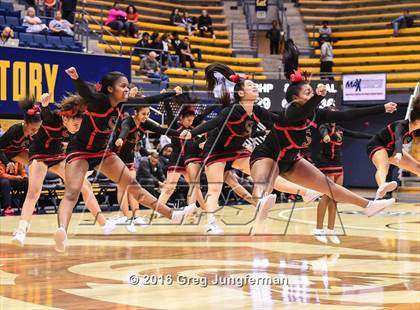 Thumbnail 2 in Salesian College Preparatory vs. Sacred Heart Cathedral Preparatory (MaxPreps MLK Classic) photogallery.