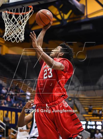 Thumbnail 3 in Salesian College Preparatory vs. Sacred Heart Cathedral Preparatory (MaxPreps MLK Classic) photogallery.