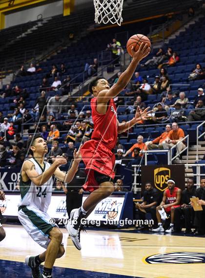 Thumbnail 2 in Salesian College Preparatory vs. Sacred Heart Cathedral Preparatory (MaxPreps MLK Classic) photogallery.
