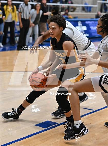 Thumbnail 3 in Steele vs Brennan (UIL 6A Region 4 Regional Semifinal) photogallery.