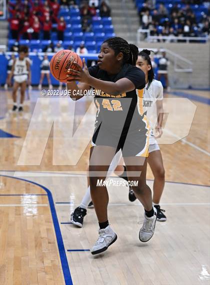 Thumbnail 2 in Steele vs Brennan (UIL 6A Region 4 Regional Semifinal) photogallery.