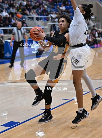 Thumbnail 3 in Steele vs Brennan (UIL 6A Region 4 Regional Semifinal) photogallery.