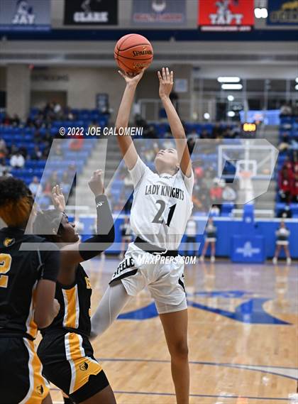 Thumbnail 2 in Steele vs Brennan (UIL 6A Region 4 Regional Semifinal) photogallery.