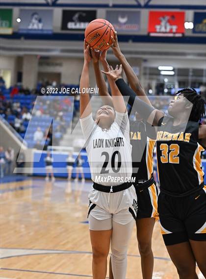 Thumbnail 1 in Steele vs Brennan (UIL 6A Region 4 Regional Semifinal) photogallery.