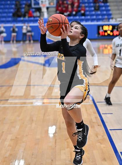 Thumbnail 1 in Steele vs Brennan (UIL 6A Region 4 Regional Semifinal) photogallery.