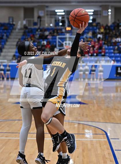 Thumbnail 3 in Steele vs Brennan (UIL 6A Region 4 Regional Semifinal) photogallery.