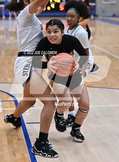 Thumbnail 3 in Steele vs Brennan (UIL 6A Region 4 Regional Semifinal) photogallery.