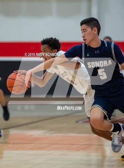 Thumbnail 1 in Sonora vs. St. Anthony (Torrey Pines Holiday Classic) photogallery.