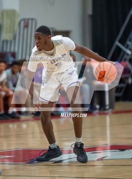 Thumbnail 1 in Sonora vs. St. Anthony (Torrey Pines Holiday Classic) photogallery.
