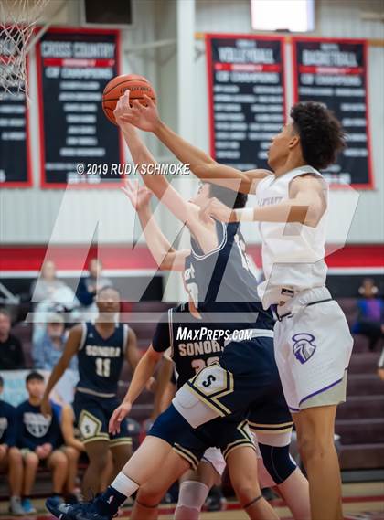 Thumbnail 3 in Sonora vs. St. Anthony (Torrey Pines Holiday Classic) photogallery.