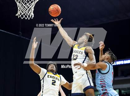 Thumbnail 2 in Hirschi vs. Oak Cliff Faith Family Academy (UIL 4A State Final) photogallery.