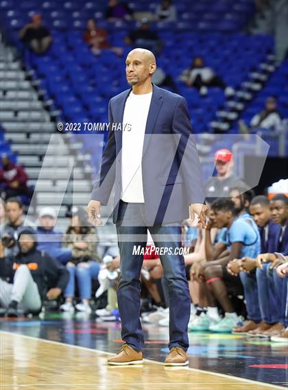 Thumbnail 3 in Hirschi vs. Oak Cliff Faith Family Academy (UIL 4A State Final) photogallery.