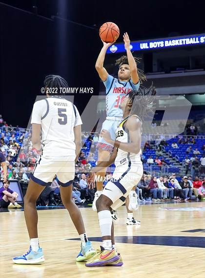 Thumbnail 3 in Hirschi vs. Oak Cliff Faith Family Academy (UIL 4A State Final) photogallery.