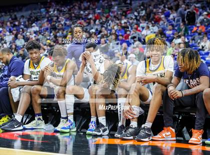 Thumbnail 2 in Hirschi vs. Oak Cliff Faith Family Academy (UIL 4A State Final) photogallery.