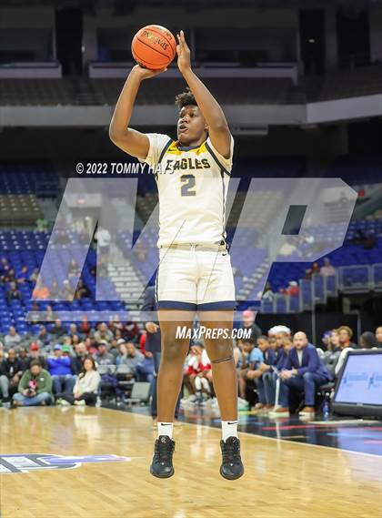 Thumbnail 2 in Hirschi vs. Oak Cliff Faith Family Academy (UIL 4A State Final) photogallery.
