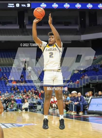 Thumbnail 3 in Hirschi vs. Oak Cliff Faith Family Academy (UIL 4A State Final) photogallery.