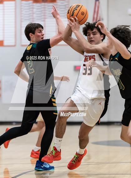 Thumbnail 2 in Bishop Manogue @ Douglas photogallery.