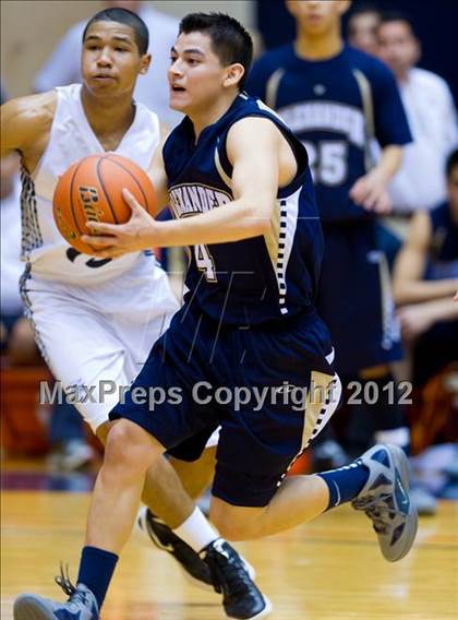 Thumbnail 3 in Clark vs. Alexander (UIL 5A Regional Semifinal) photogallery.
