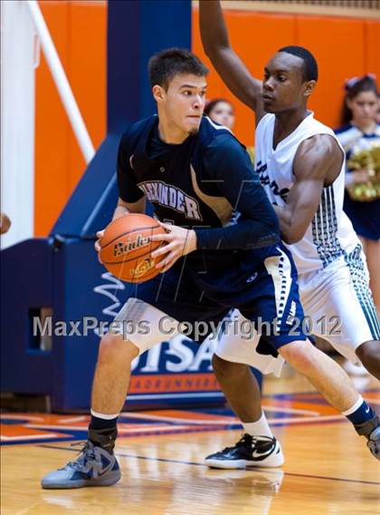 Thumbnail 1 in Clark vs. Alexander (UIL 5A Regional Semifinal) photogallery.