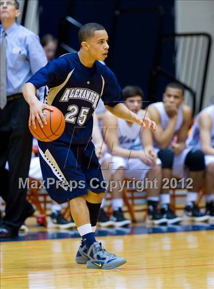 Thumbnail 2 in Clark vs. Alexander (UIL 5A Regional Semifinal) photogallery.