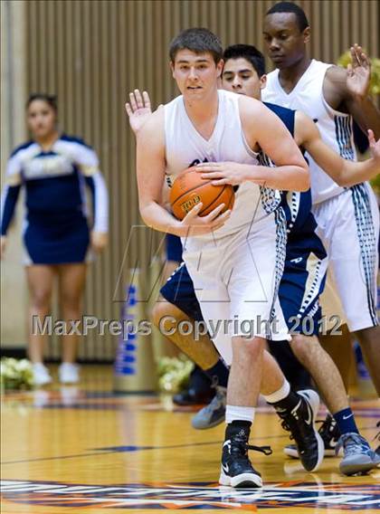 Thumbnail 3 in Clark vs. Alexander (UIL 5A Regional Semifinal) photogallery.