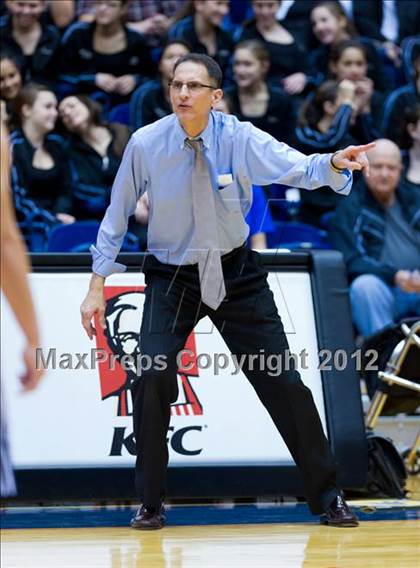 Thumbnail 3 in Clark vs. Alexander (UIL 5A Regional Semifinal) photogallery.