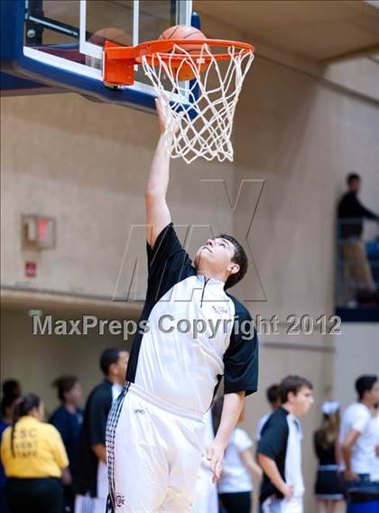 Thumbnail 1 in Clark vs. Alexander (UIL 5A Regional Semifinal) photogallery.
