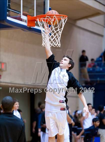 Thumbnail 3 in Clark vs. Alexander (UIL 5A Regional Semifinal) photogallery.