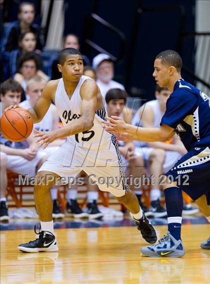 Thumbnail 3 in Clark vs. Alexander (UIL 5A Regional Semifinal) photogallery.