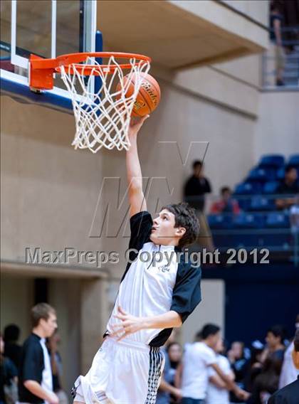 Thumbnail 2 in Clark vs. Alexander (UIL 5A Regional Semifinal) photogallery.
