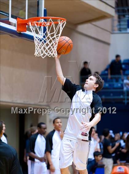Thumbnail 2 in Clark vs. Alexander (UIL 5A Regional Semifinal) photogallery.