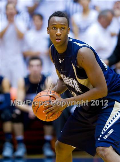 Thumbnail 3 in Clark vs. Alexander (UIL 5A Regional Semifinal) photogallery.