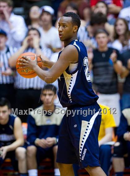 Thumbnail 2 in Clark vs. Alexander (UIL 5A Regional Semifinal) photogallery.