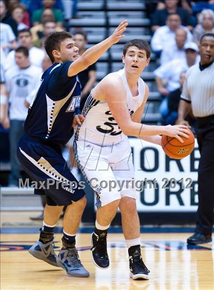 Thumbnail 3 in Clark vs. Alexander (UIL 5A Regional Semifinal) photogallery.
